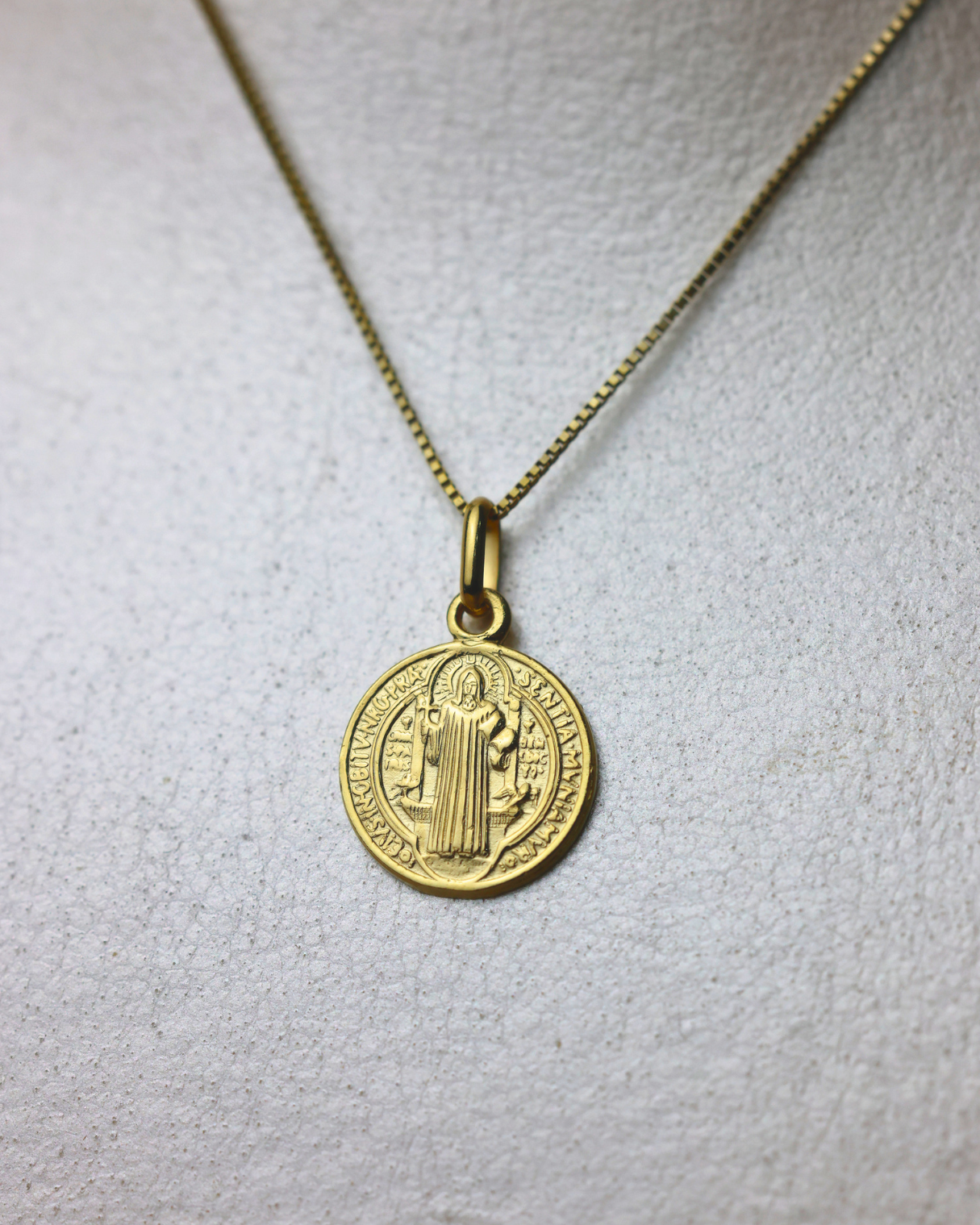 Dije de San Benito mediano + cadena veneciana #256