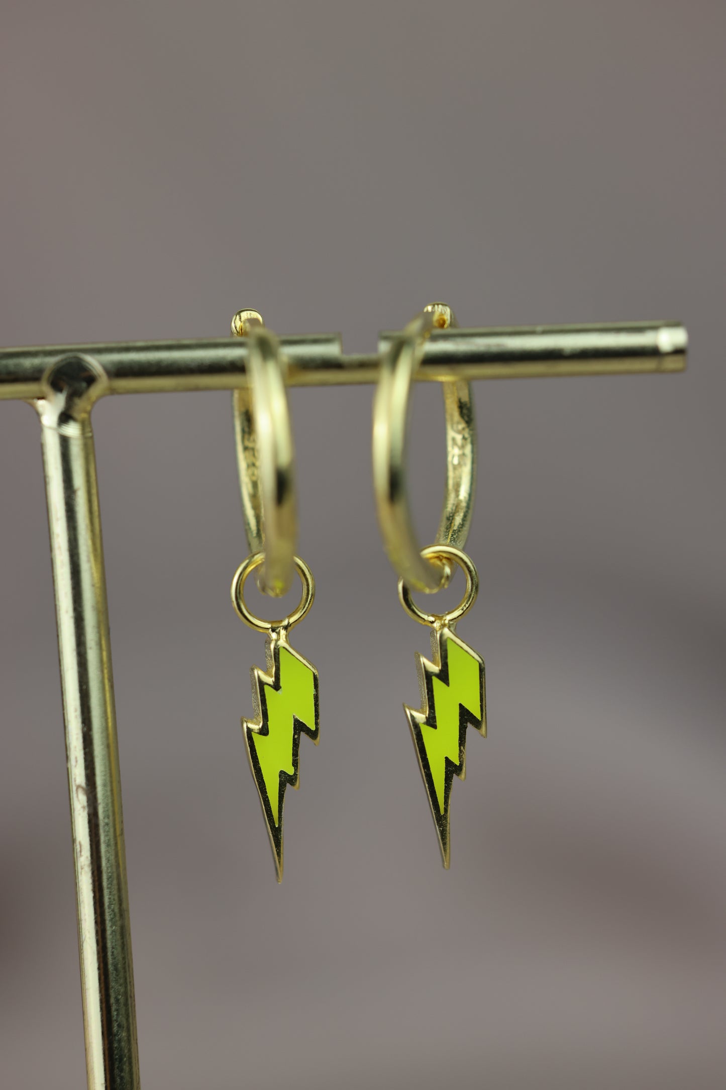 Argollas con dijes de trueno de colores #205|#207