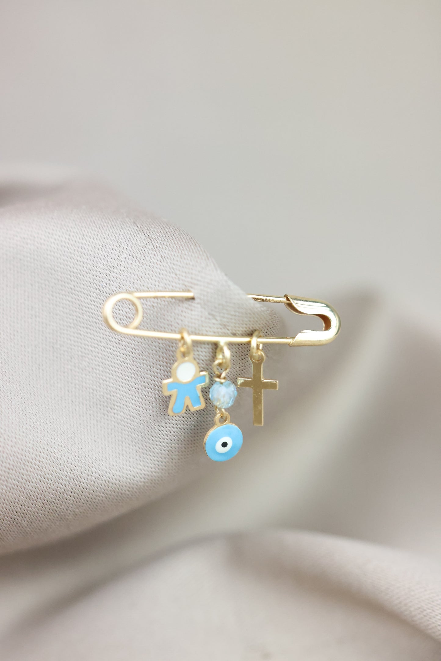 Broche con dijes #510