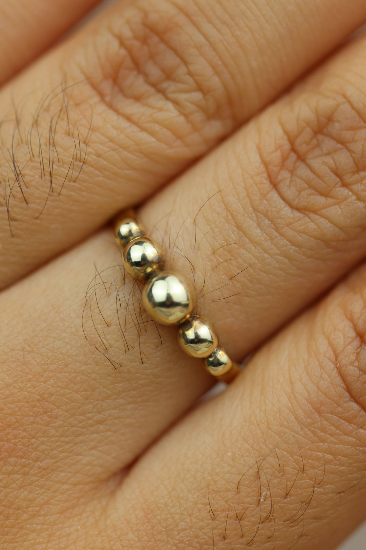 Anillo con bolitas #550