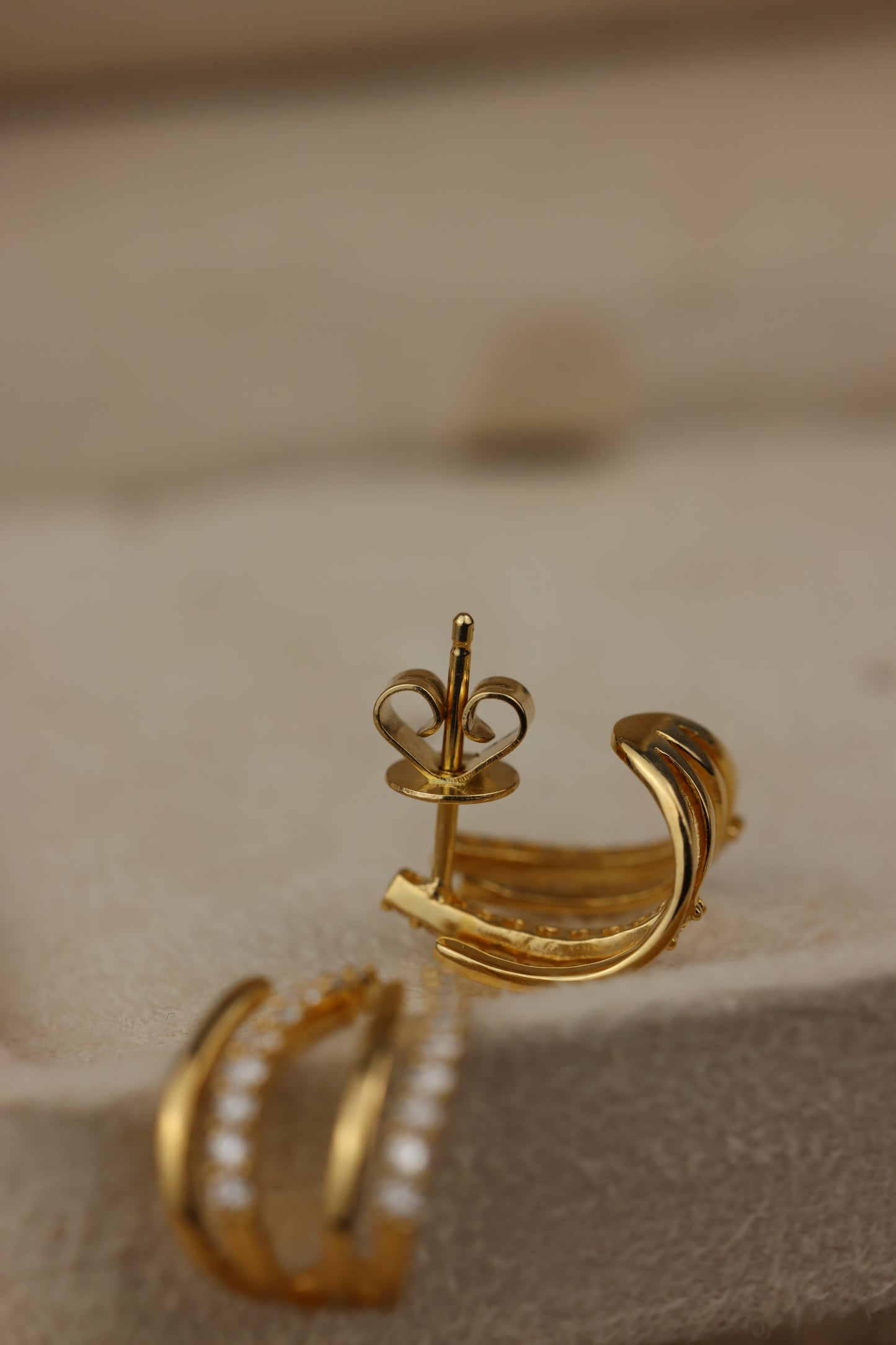 THREE CLAW EARRING, lineas de oro y lineas con diamante #14887