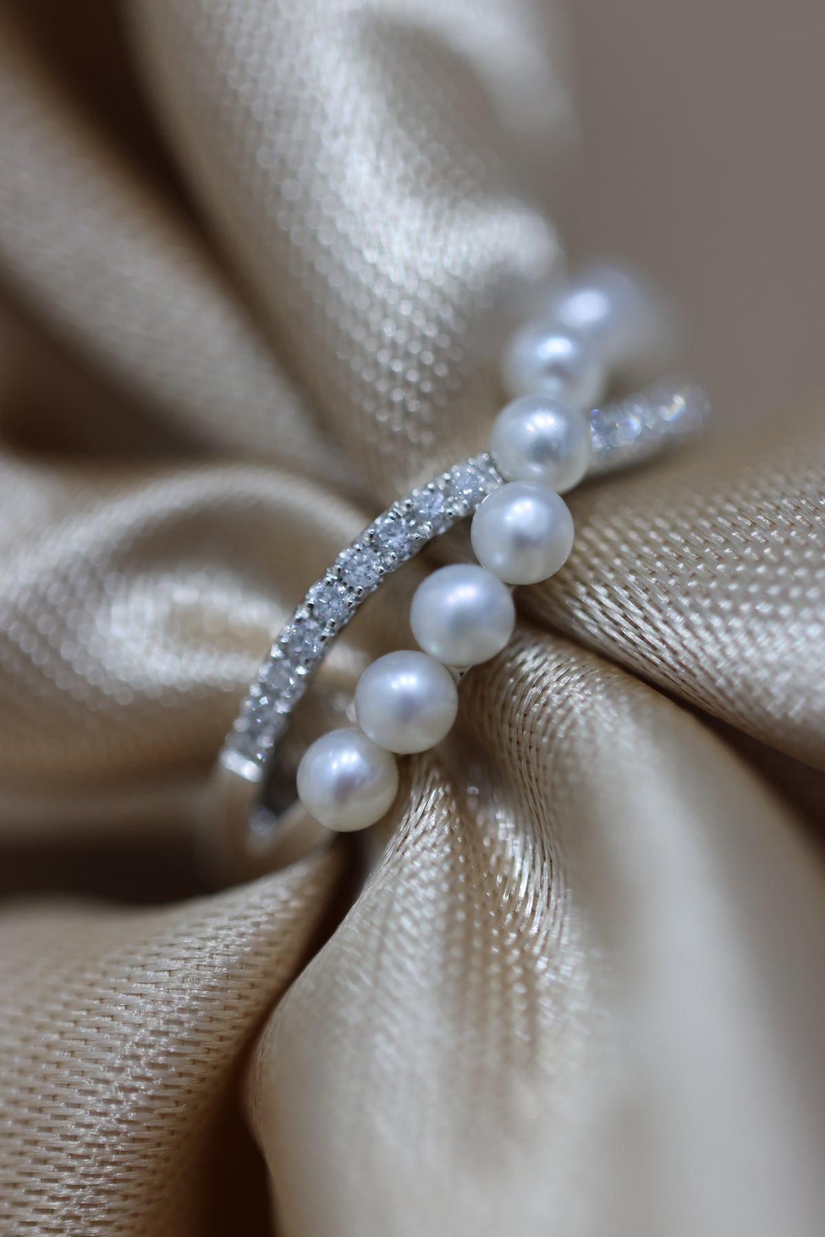 Pearl and diamond ring