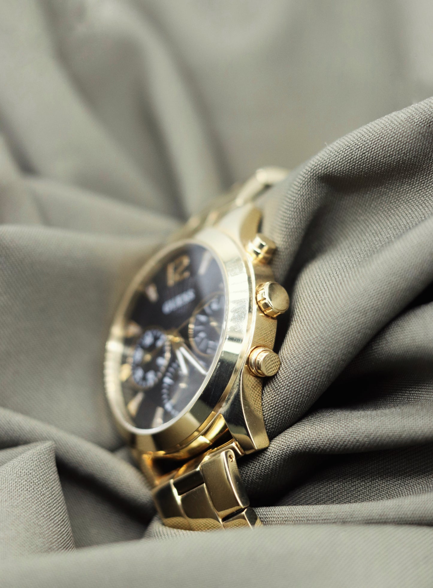 Reloj Guess Dorado para Hombre