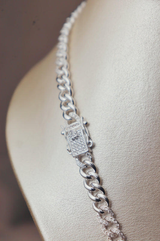 Cadena con tejido cubano y circones #128