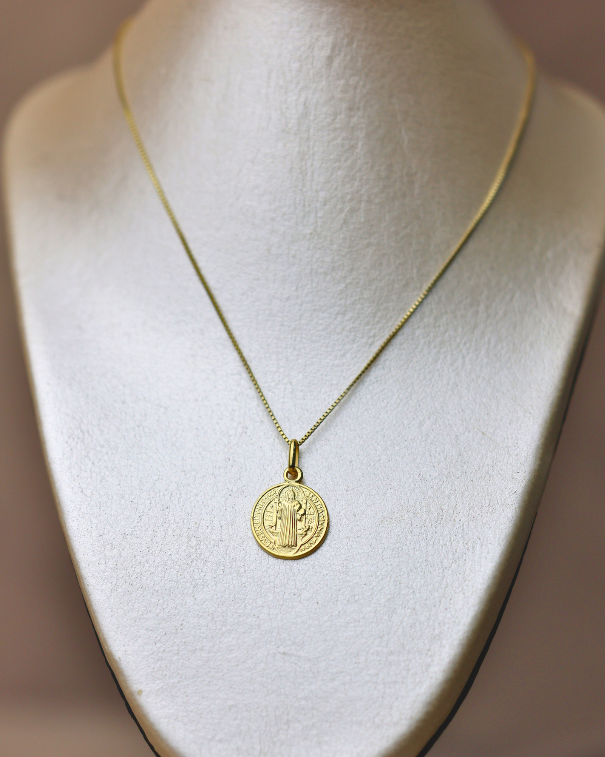 Dije de San Benito mediano + cadena veneciana #256