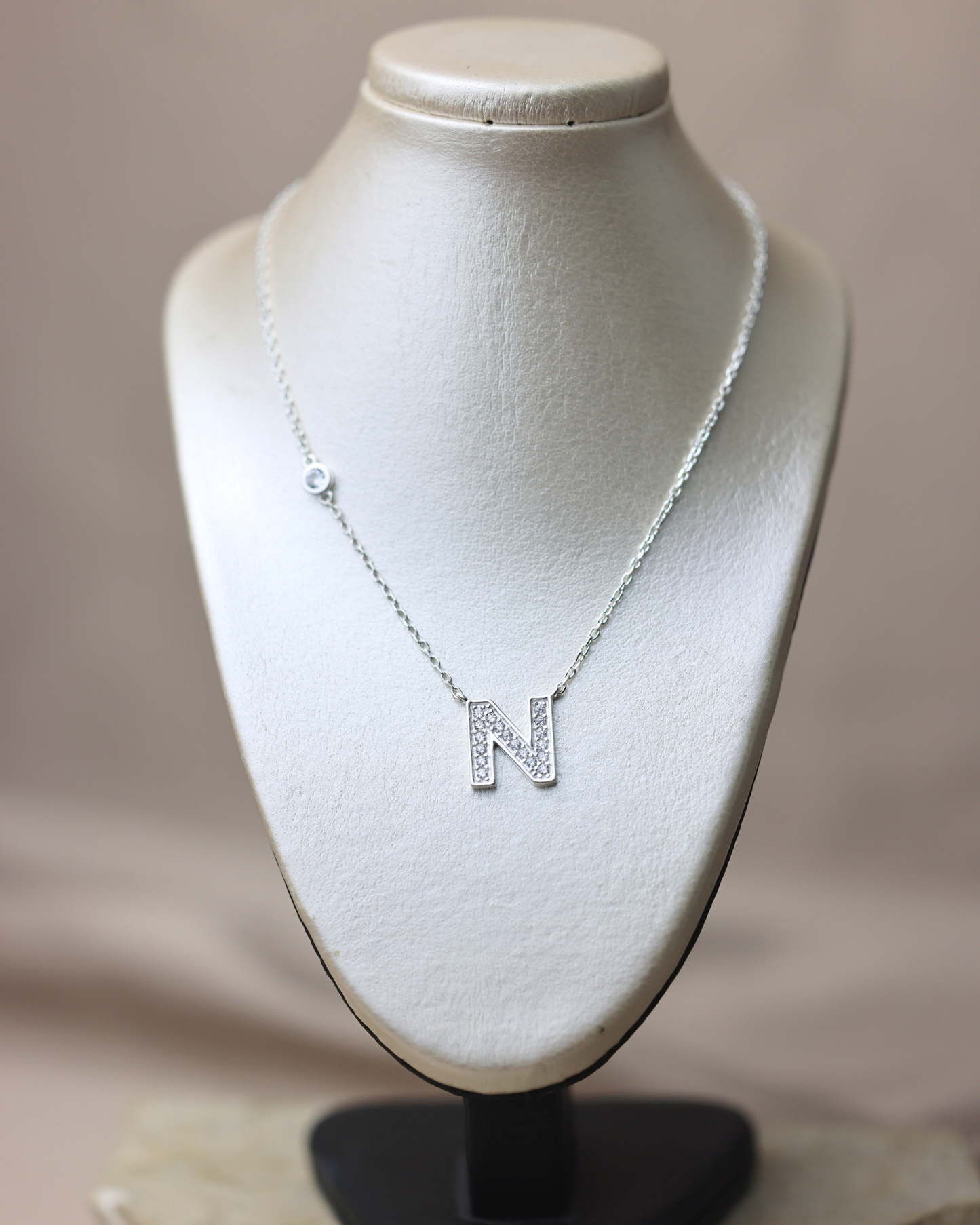 Collares con iniciales en plata 925 con circones