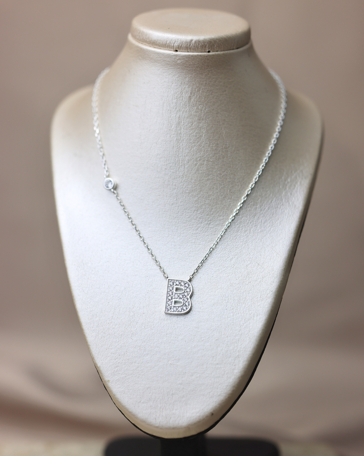 Collares con iniciales en plata 925 con circones