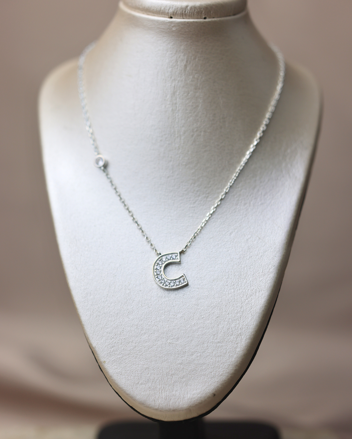 Collares con iniciales en plata 925 con circones