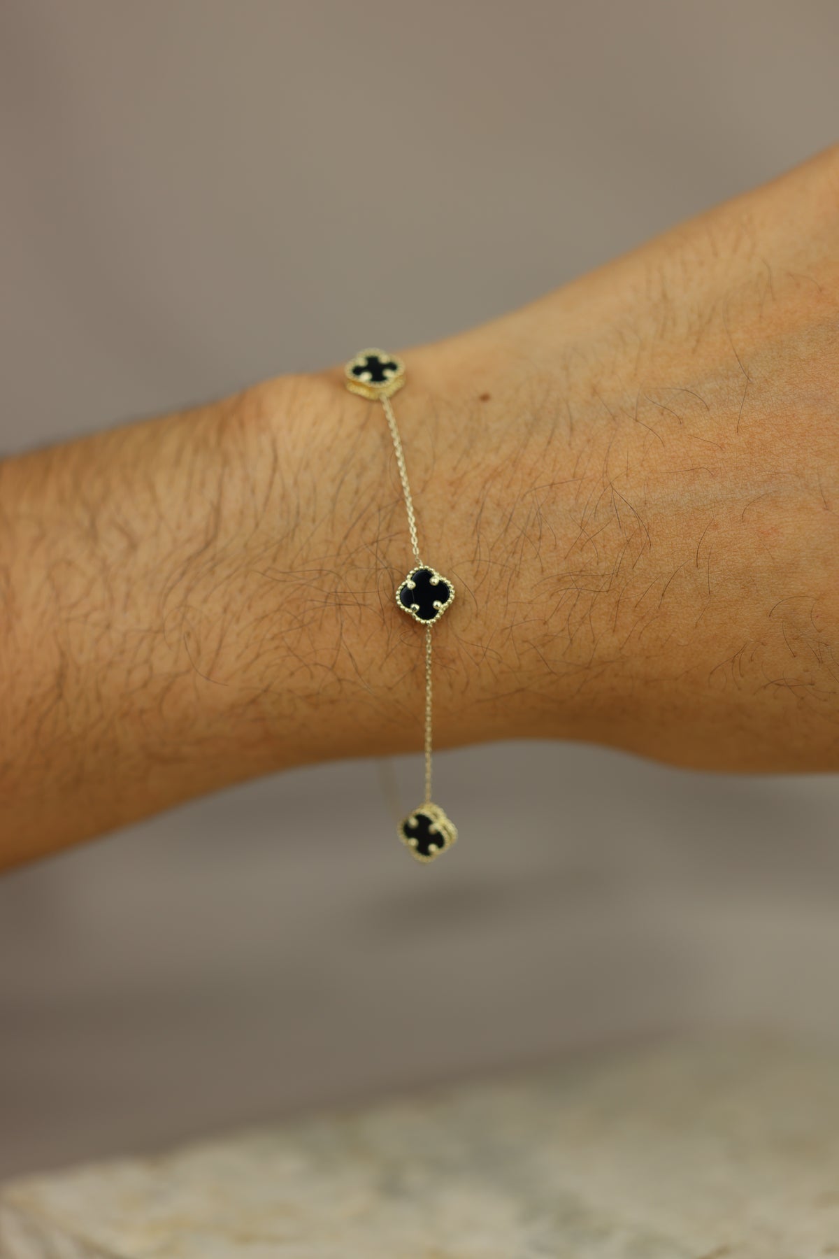 Pulsera florecitas negras #601