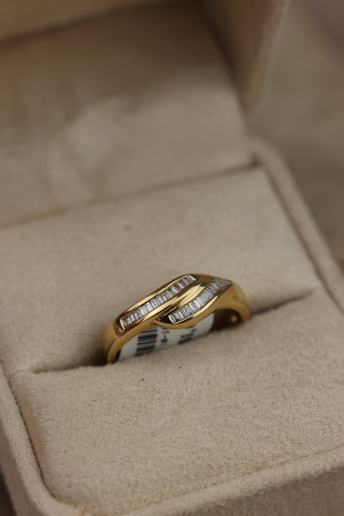 Twist diamond band