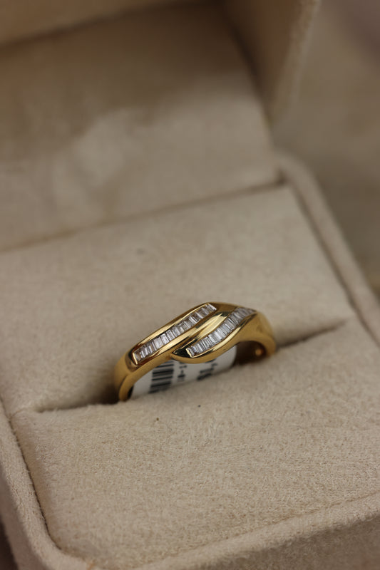Twist diamond band