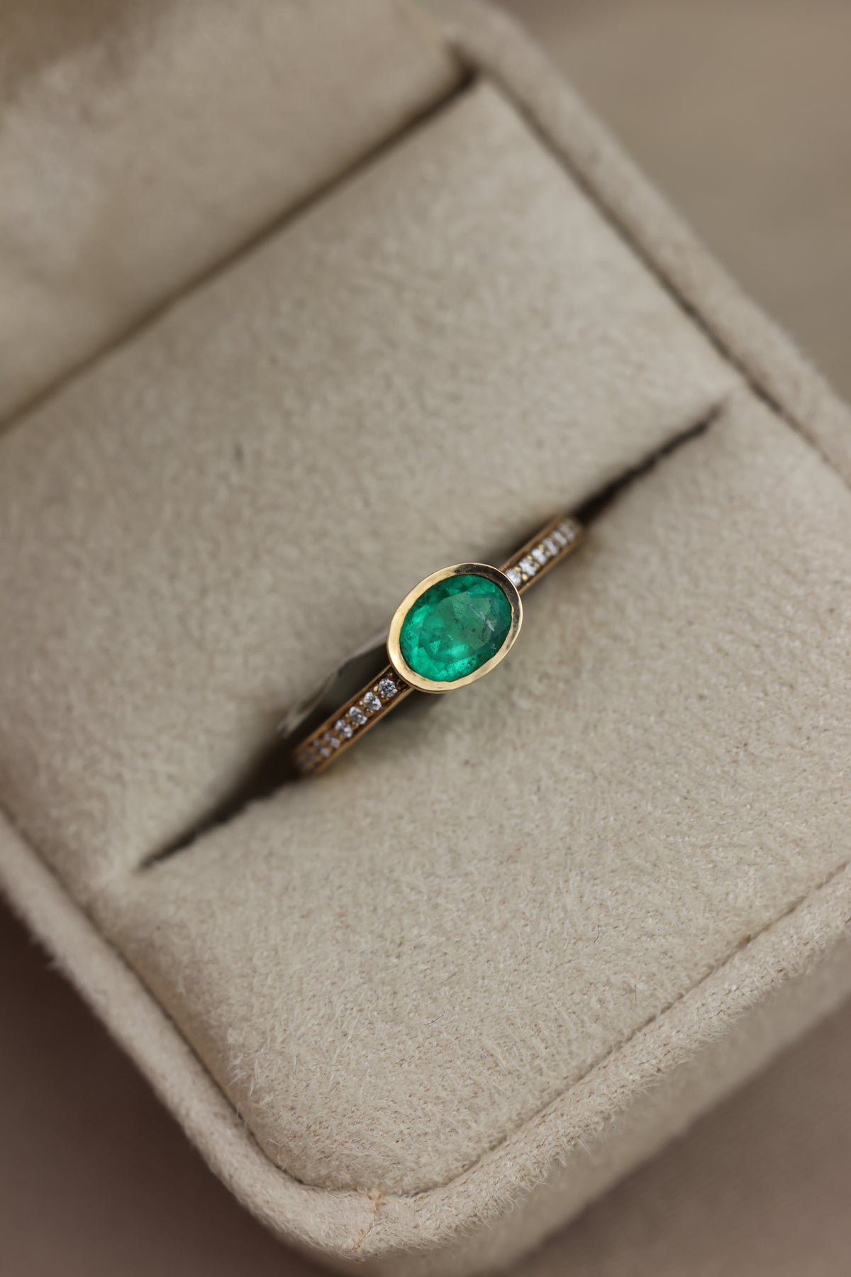 Emerald oval cut
