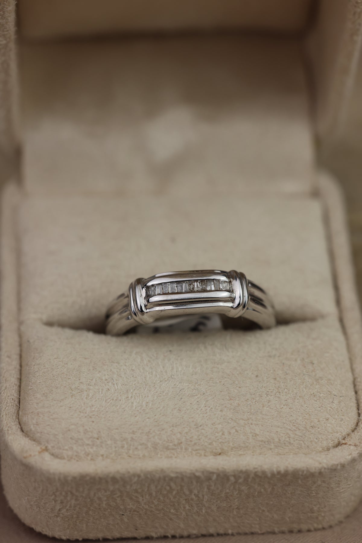 Men's diamond ring
