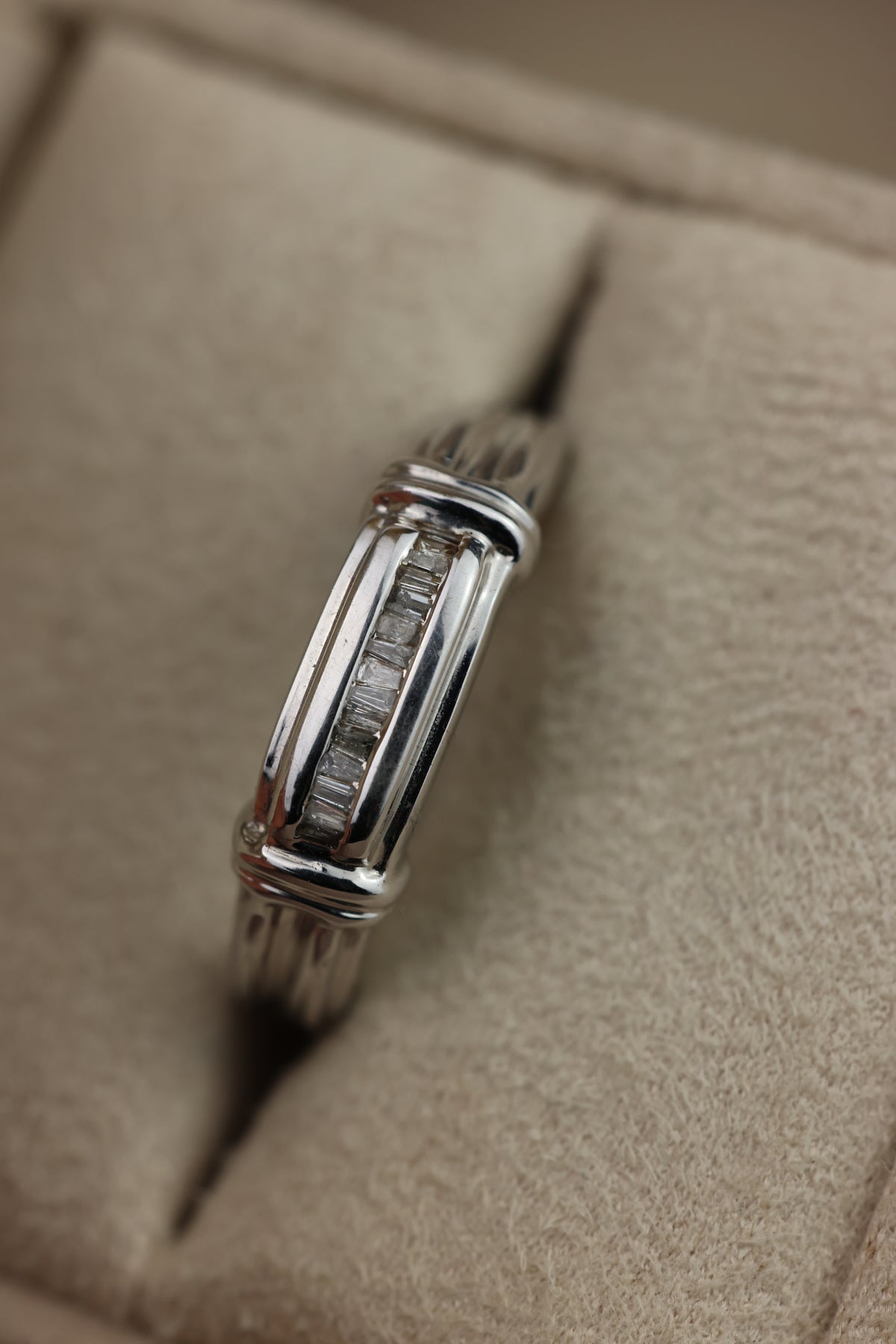 Men's diamond ring