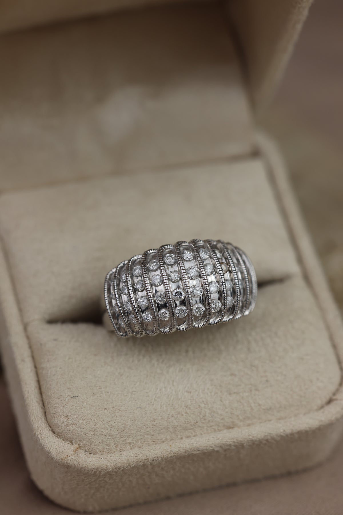 Majesté ring