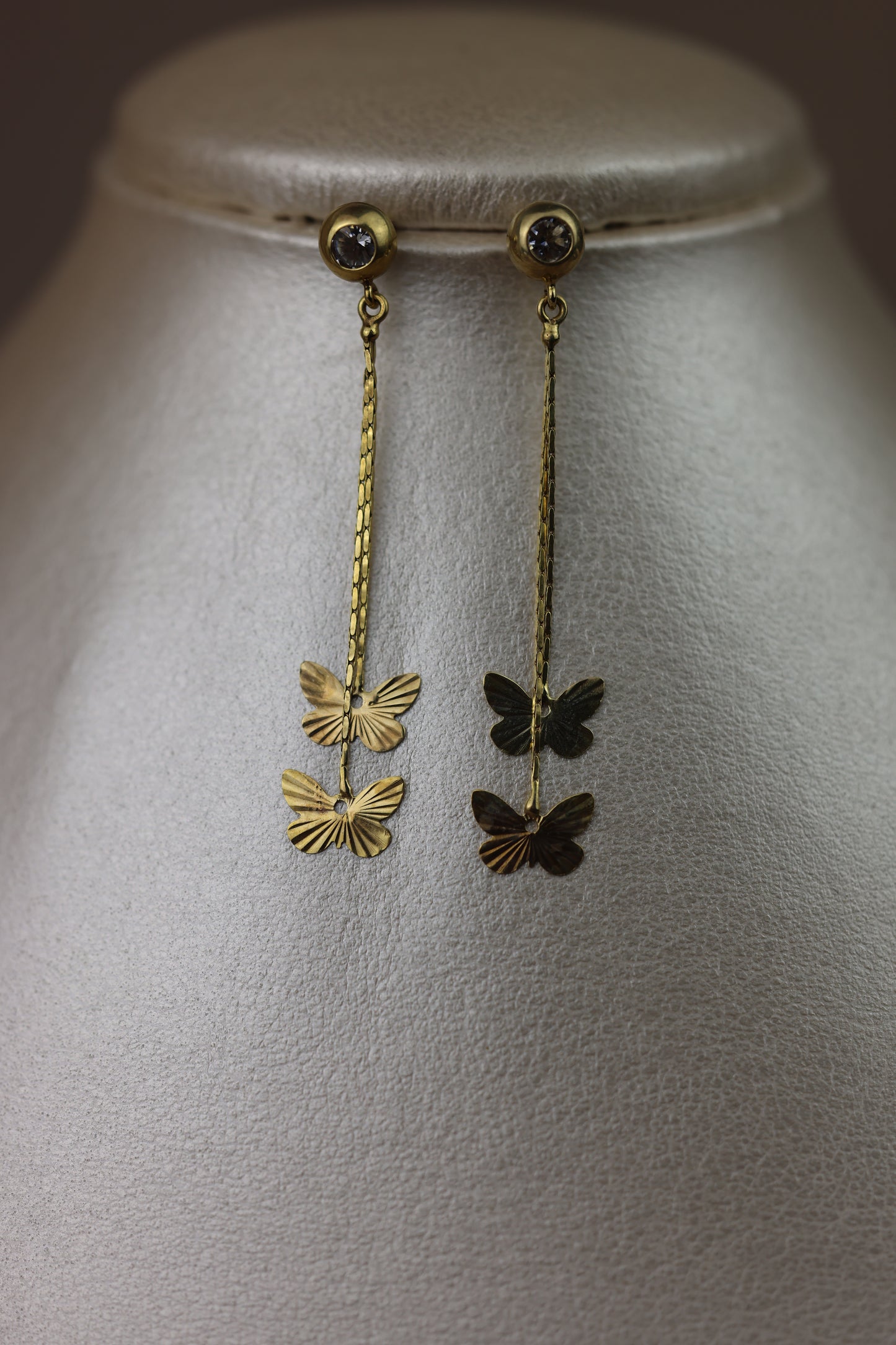 Aretes largos de mariposas #529