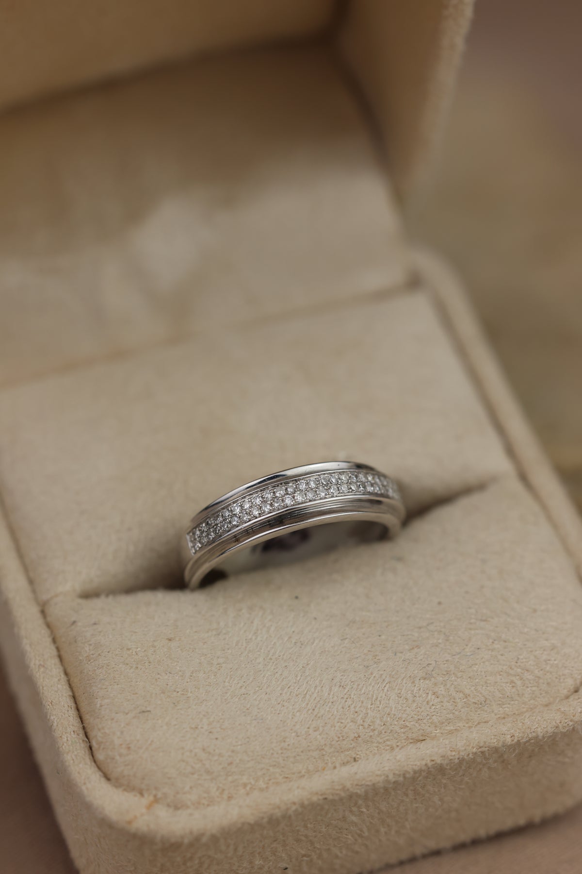 Diamond band
