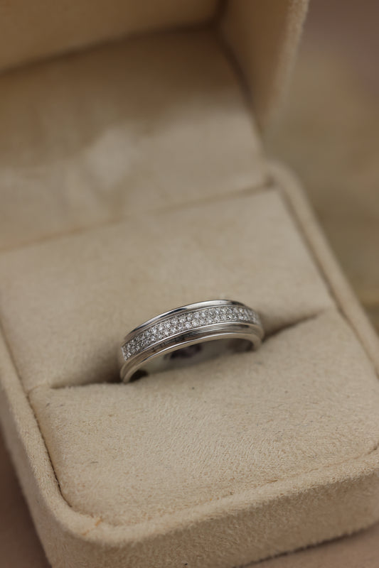 Diamond band