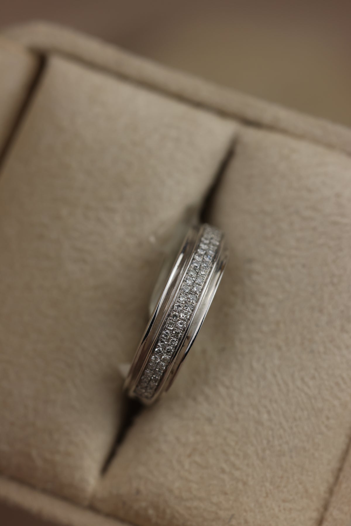 Diamond band