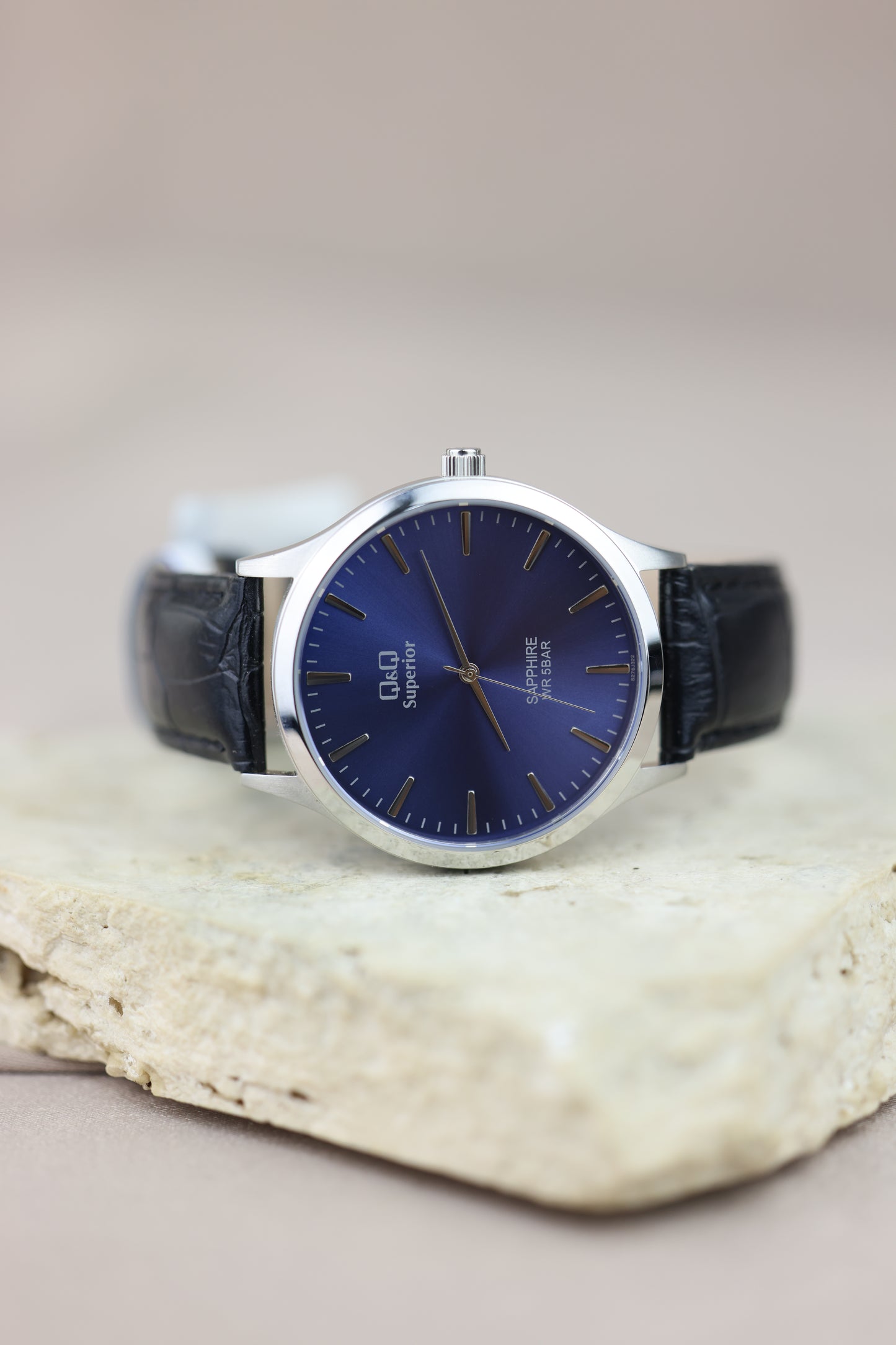 Reloj fondo azul Q&Q #295