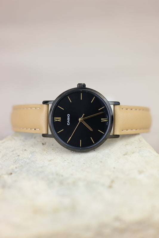 Reloj Casio crema #300