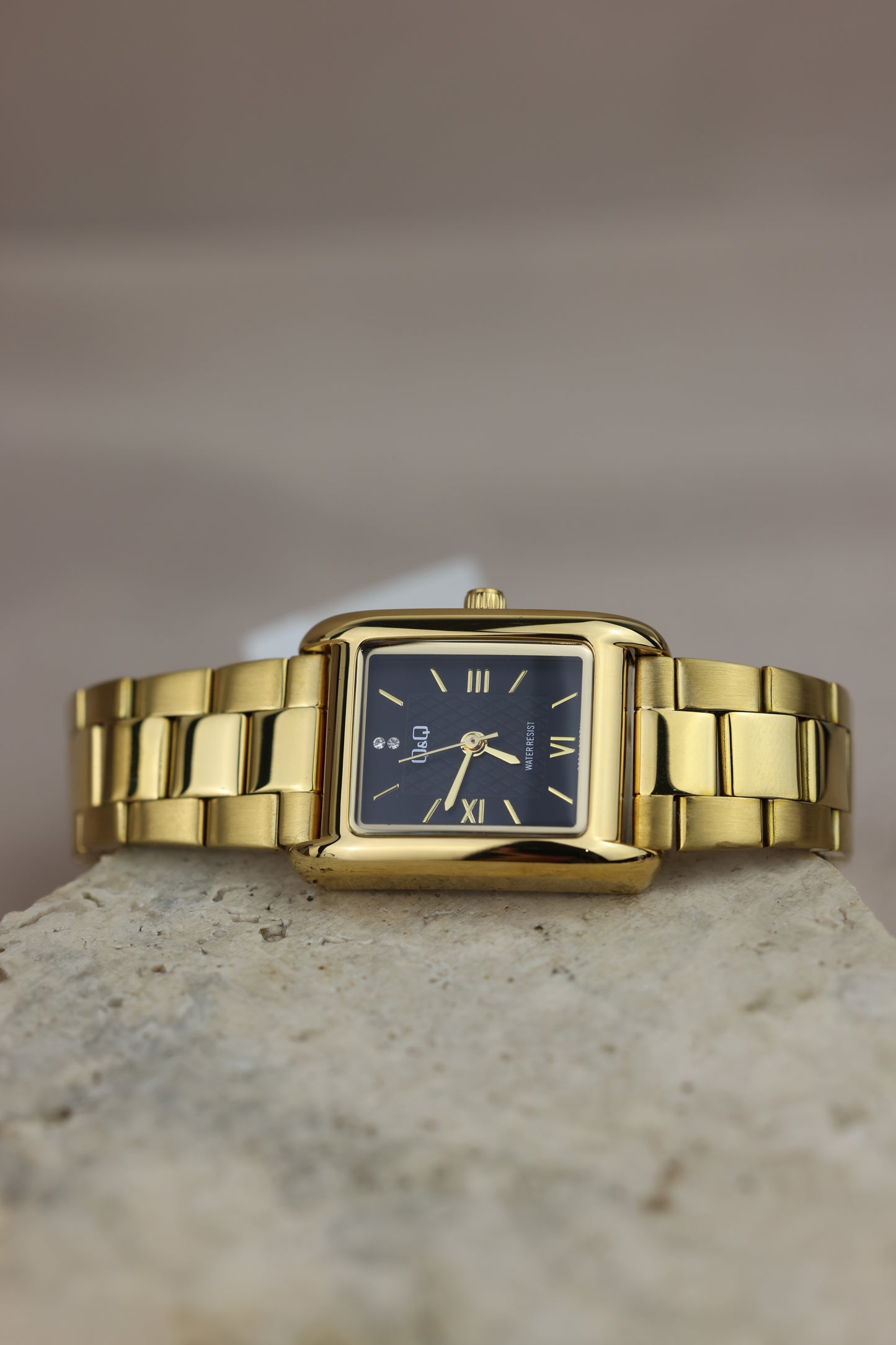 Reloj Q&Q cuadrado #304