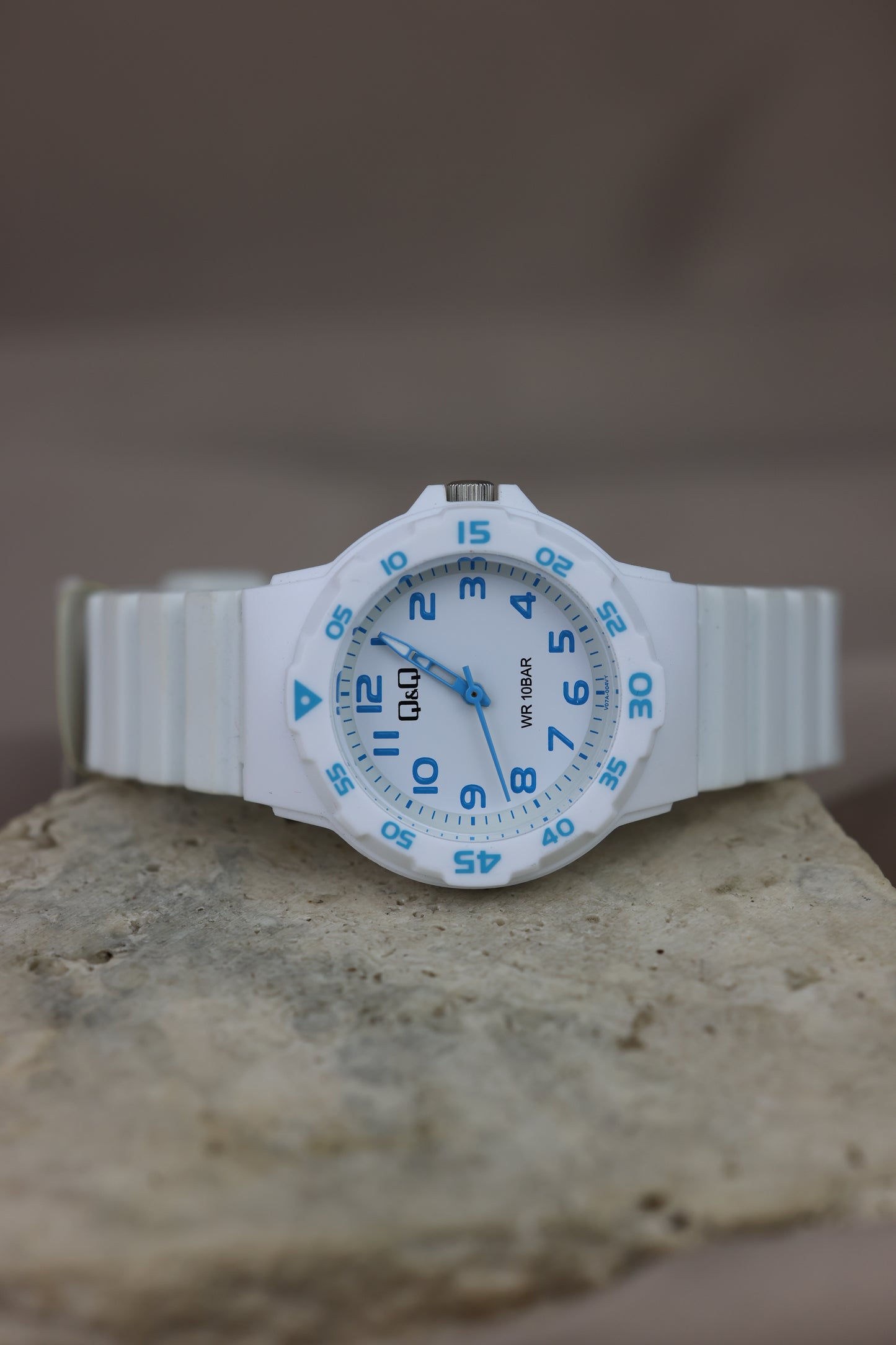 Reloj Q&Q blanco #315