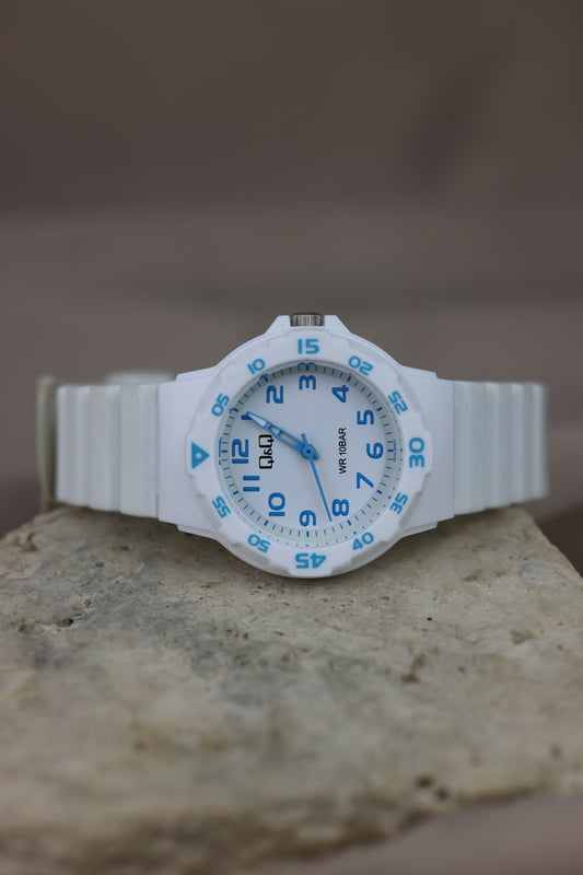Reloj Q&Q blanco #315