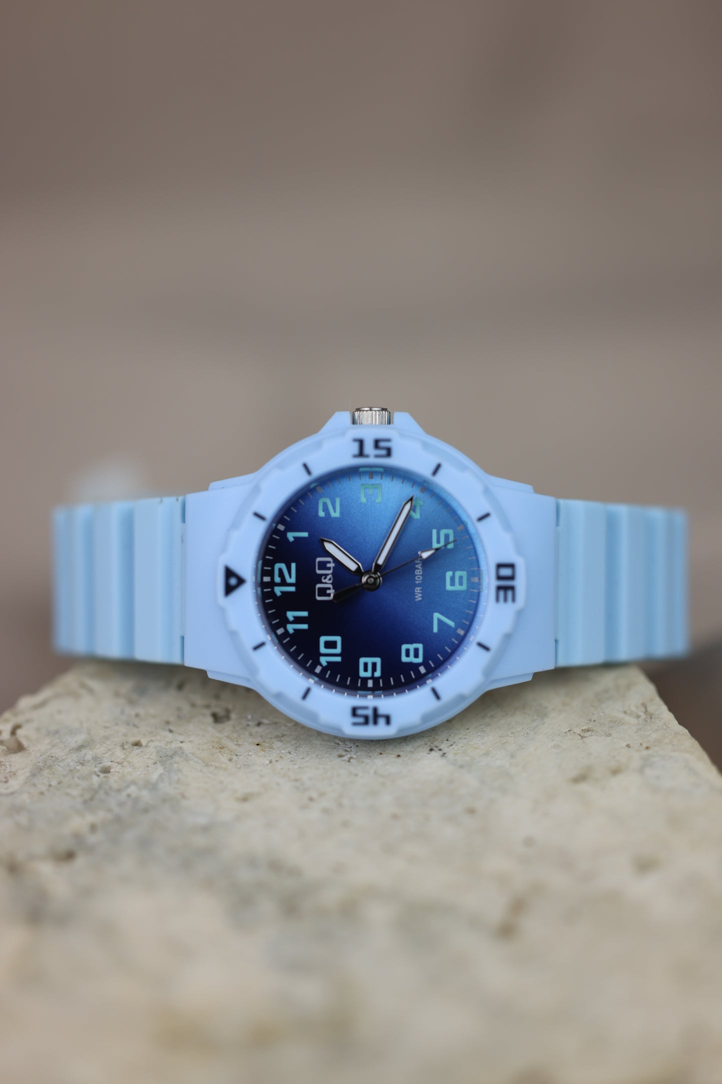 Reloj Q&Q celeste #314
