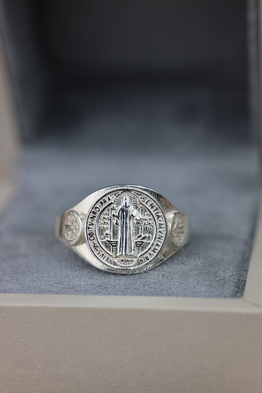 Anillo de caballero San Benito #321