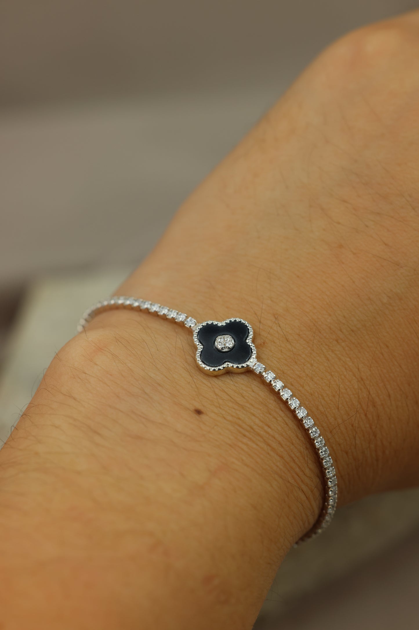 Pulsera de flor negra #360