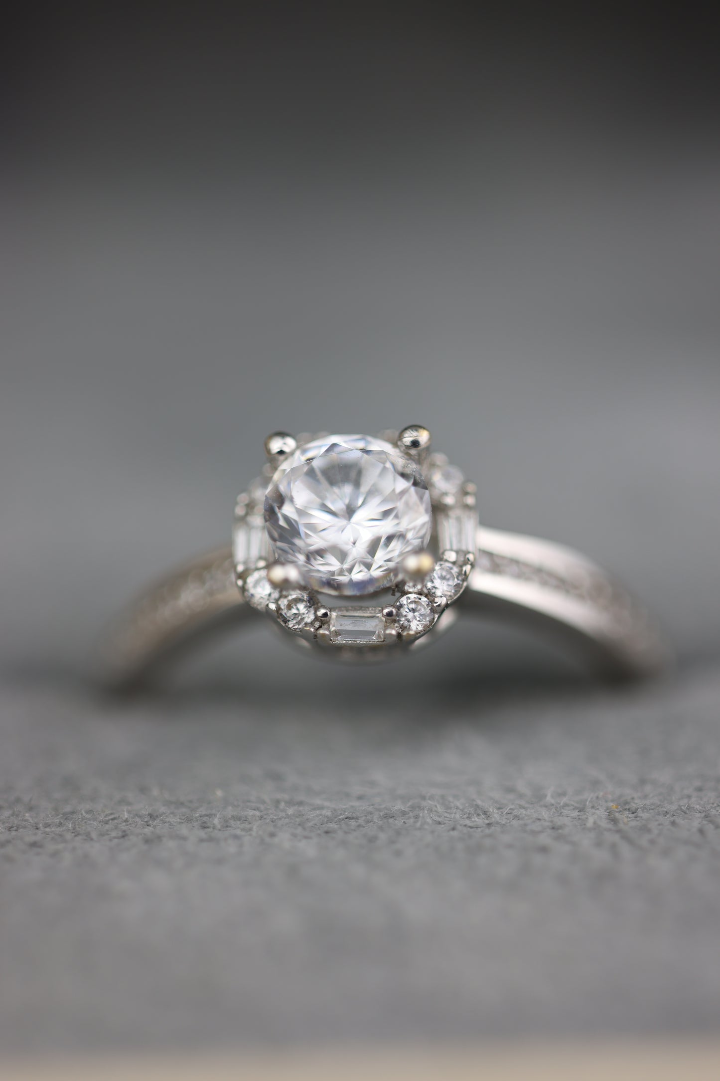 Anillo solitario oro blanco #376