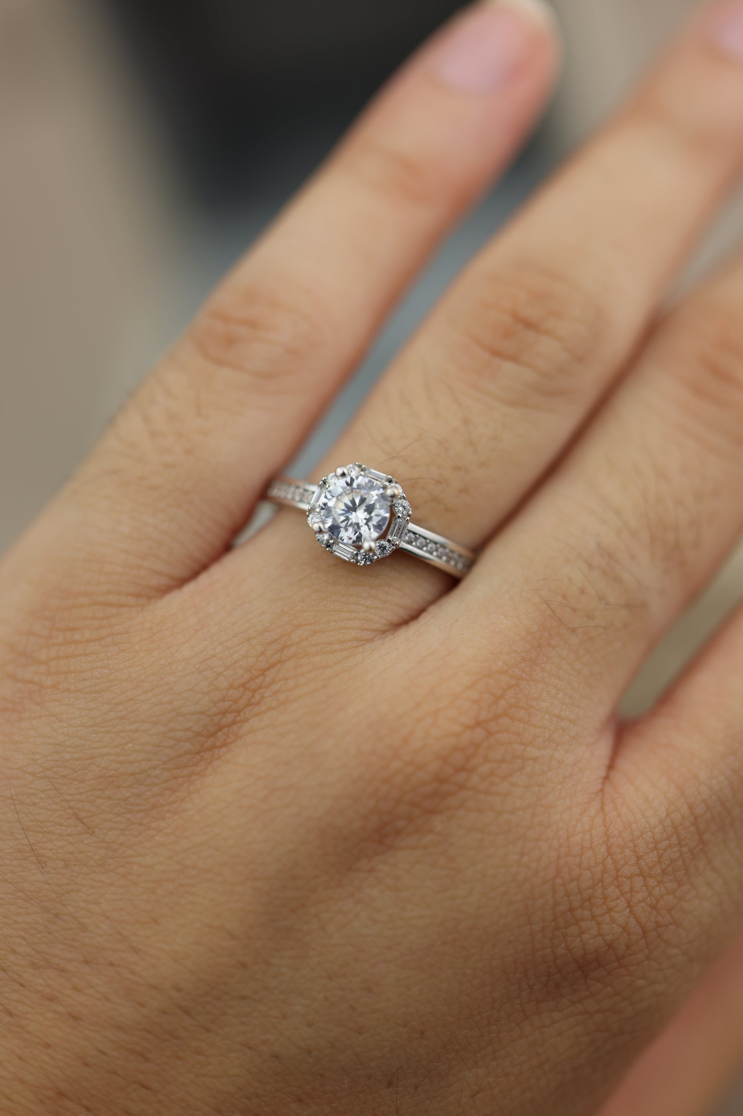 Anillo solitario oro blanco #376