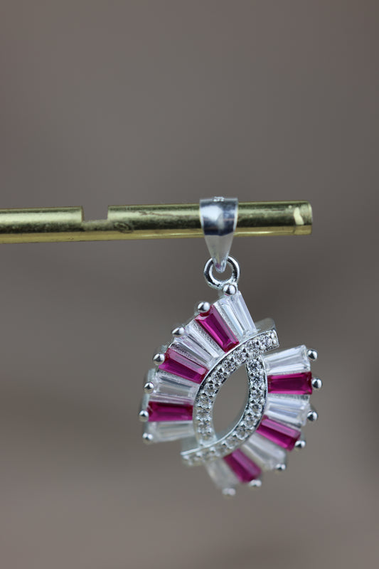 Dije con circones blancos y fucsias #194