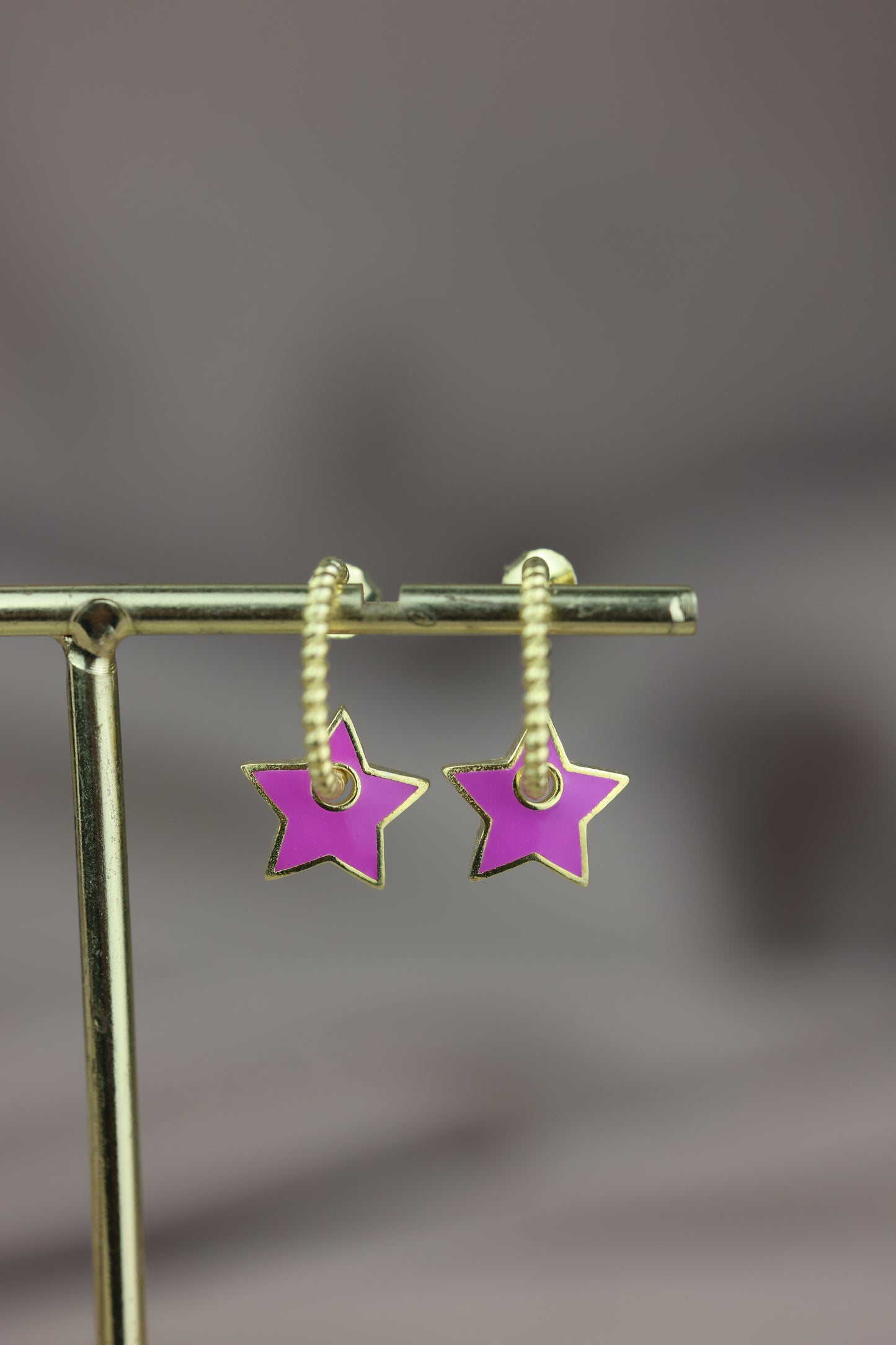 Aretes de media argollas con dije de estrellas #202|#203