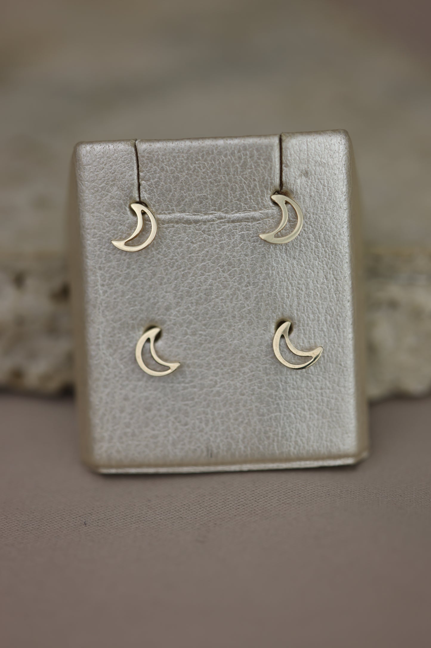 Aretes de bebe de media luna #440