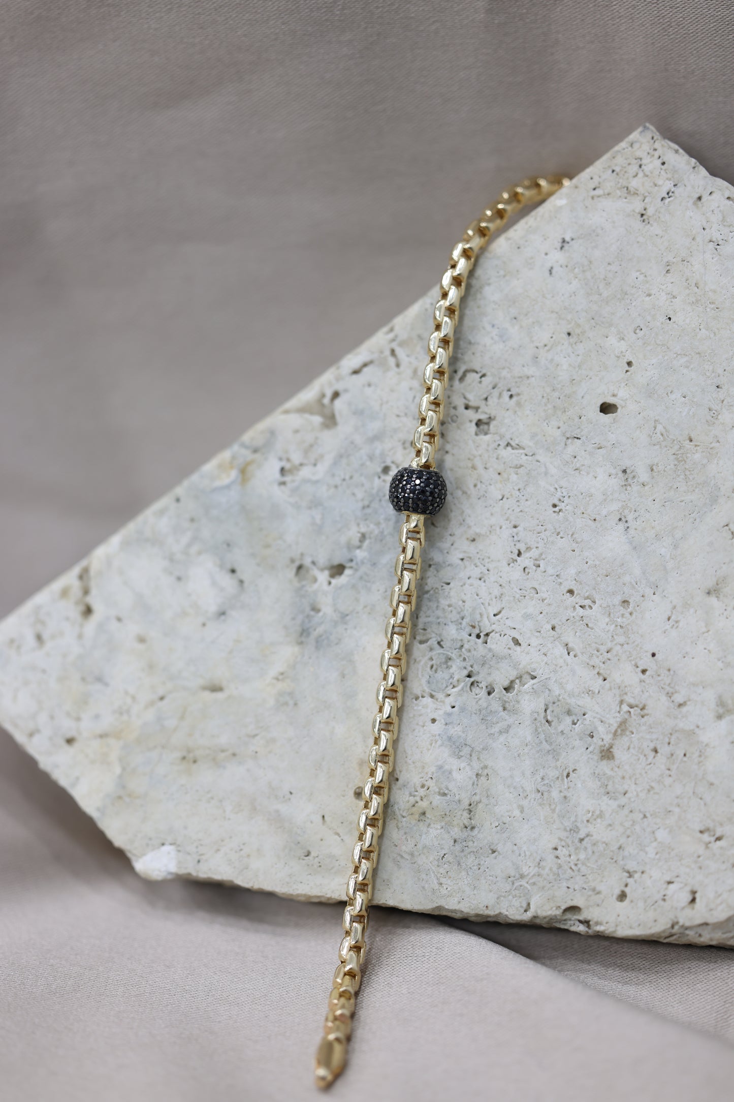 Pulsera bola de fuego negra #P1-24