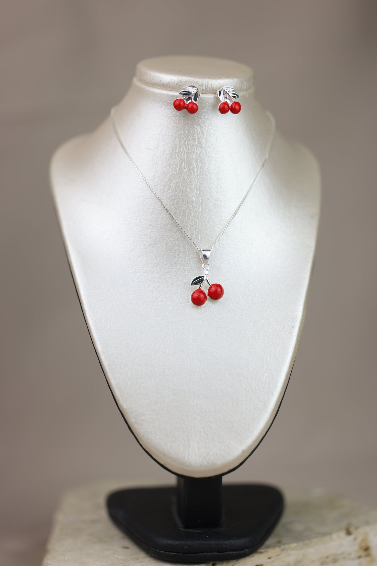 Juego de cerezas aretes + dije #448