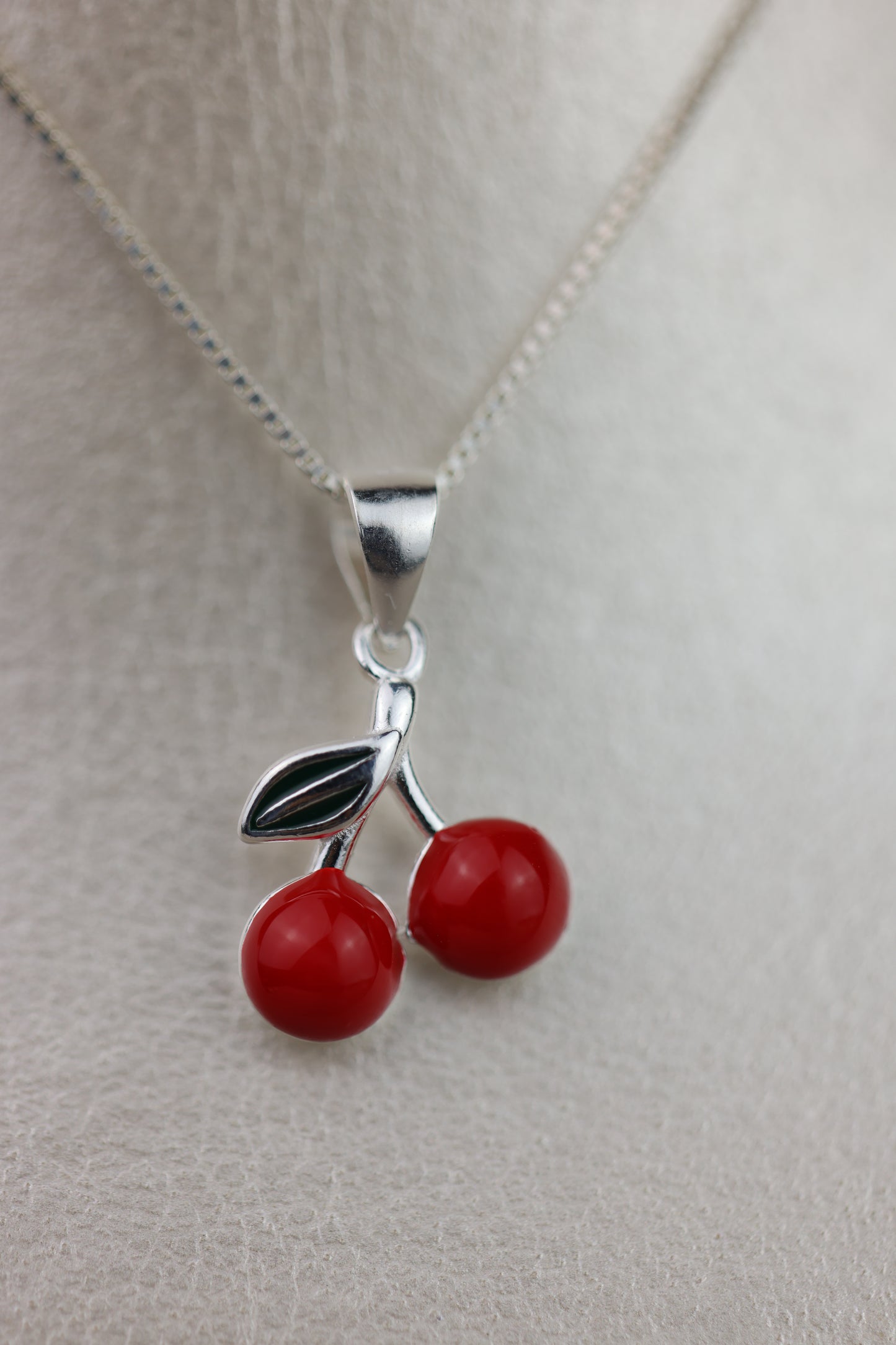 Juego de cerezas aretes + dije #448