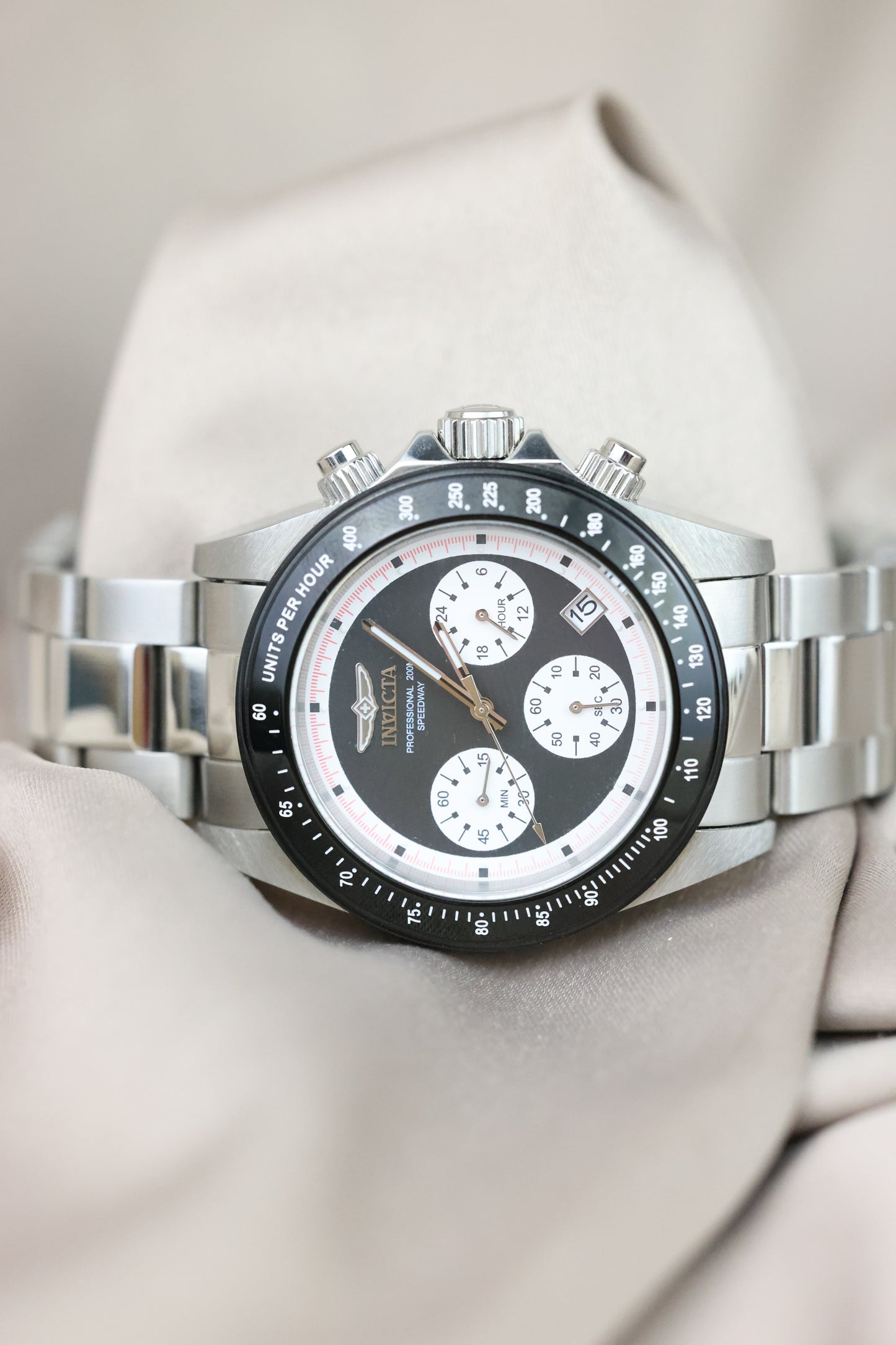 Reloj Invicta plateado #507