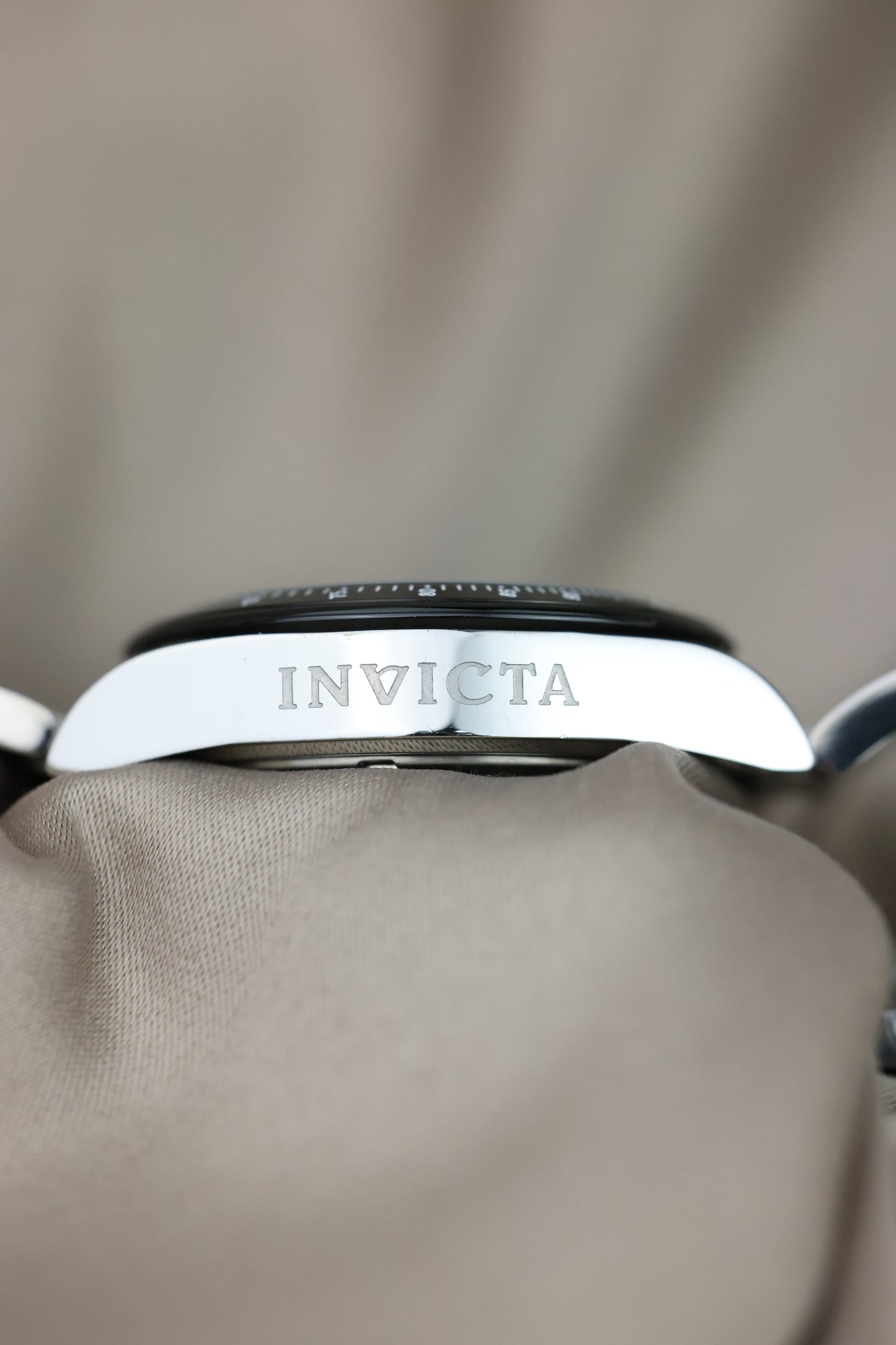 Reloj Invicta plateado #507