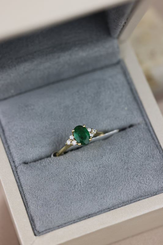 Oval-cut emerald ring