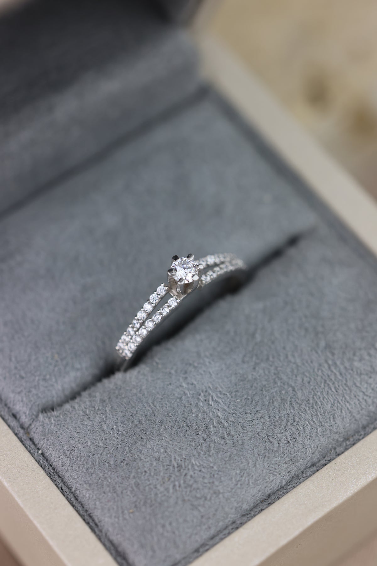 Diamond solitaire