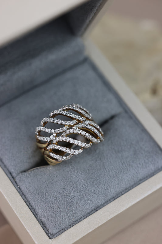Diamond wave ring