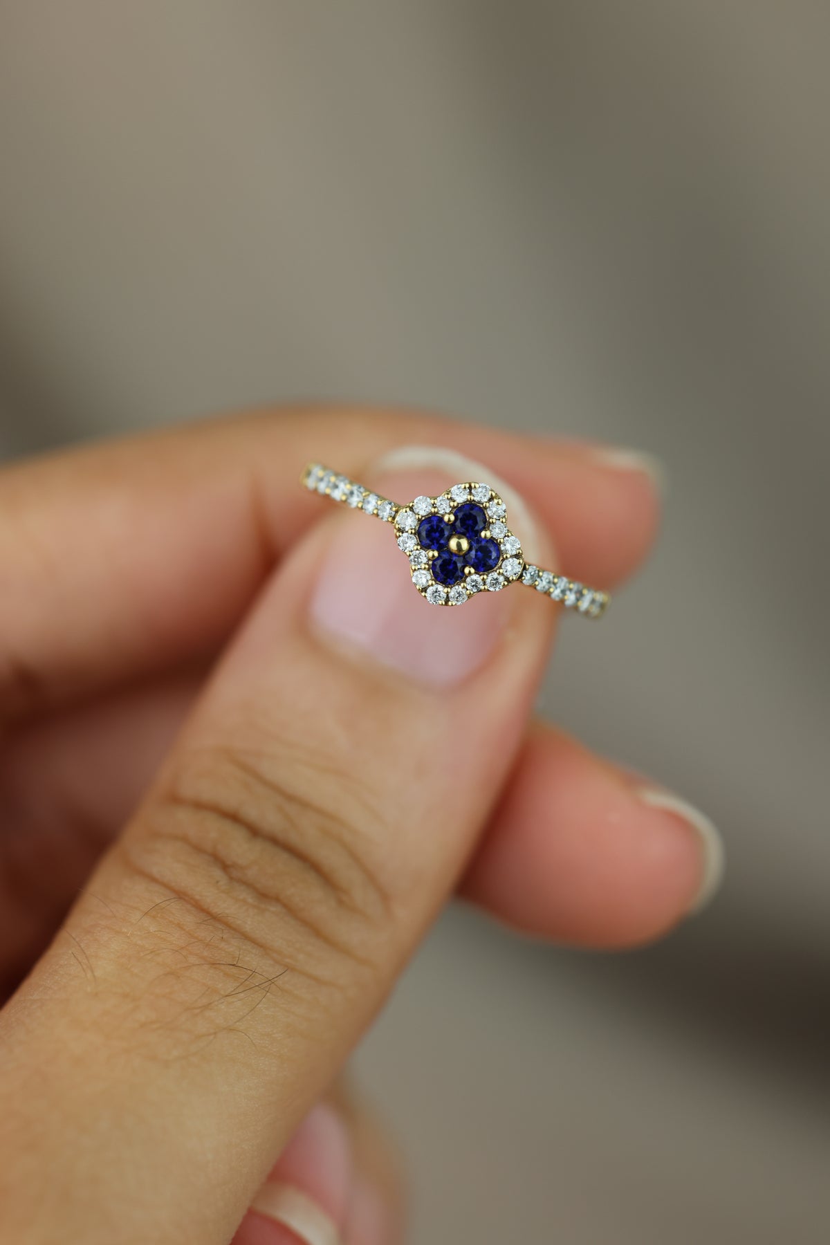 Sapphire flower ring