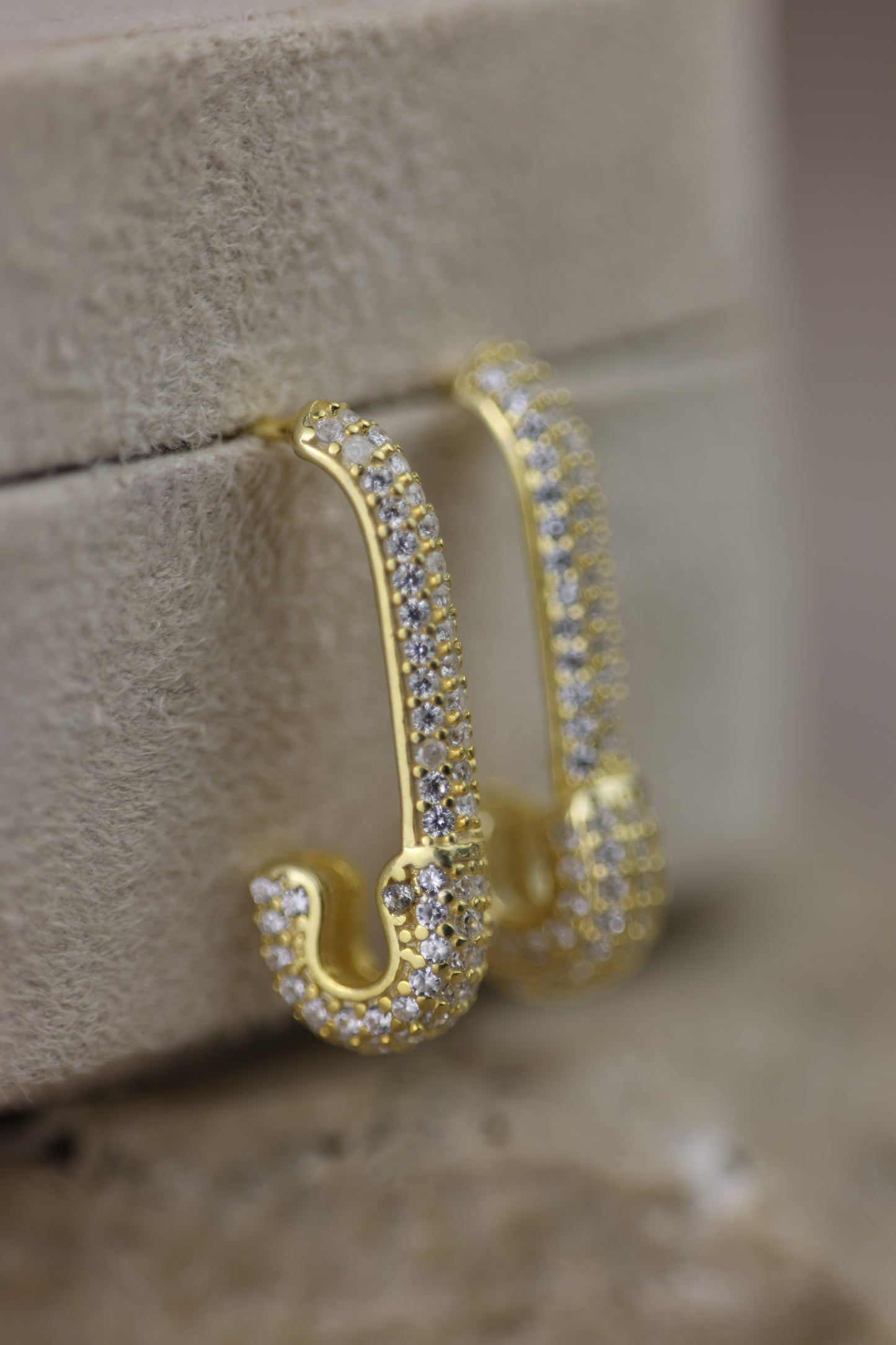 Aretes con forma de broche #178