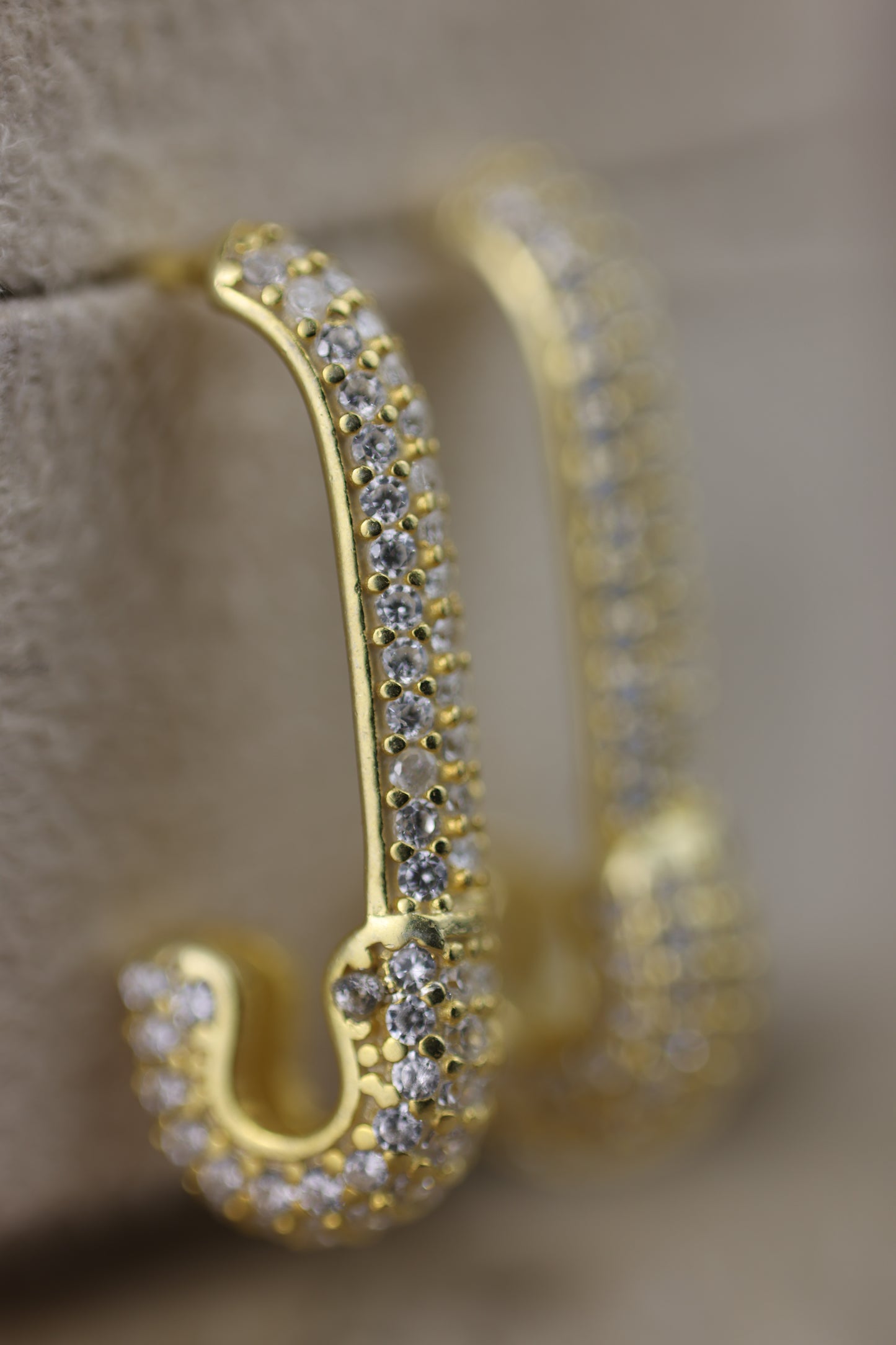 Aretes con forma de broche #178