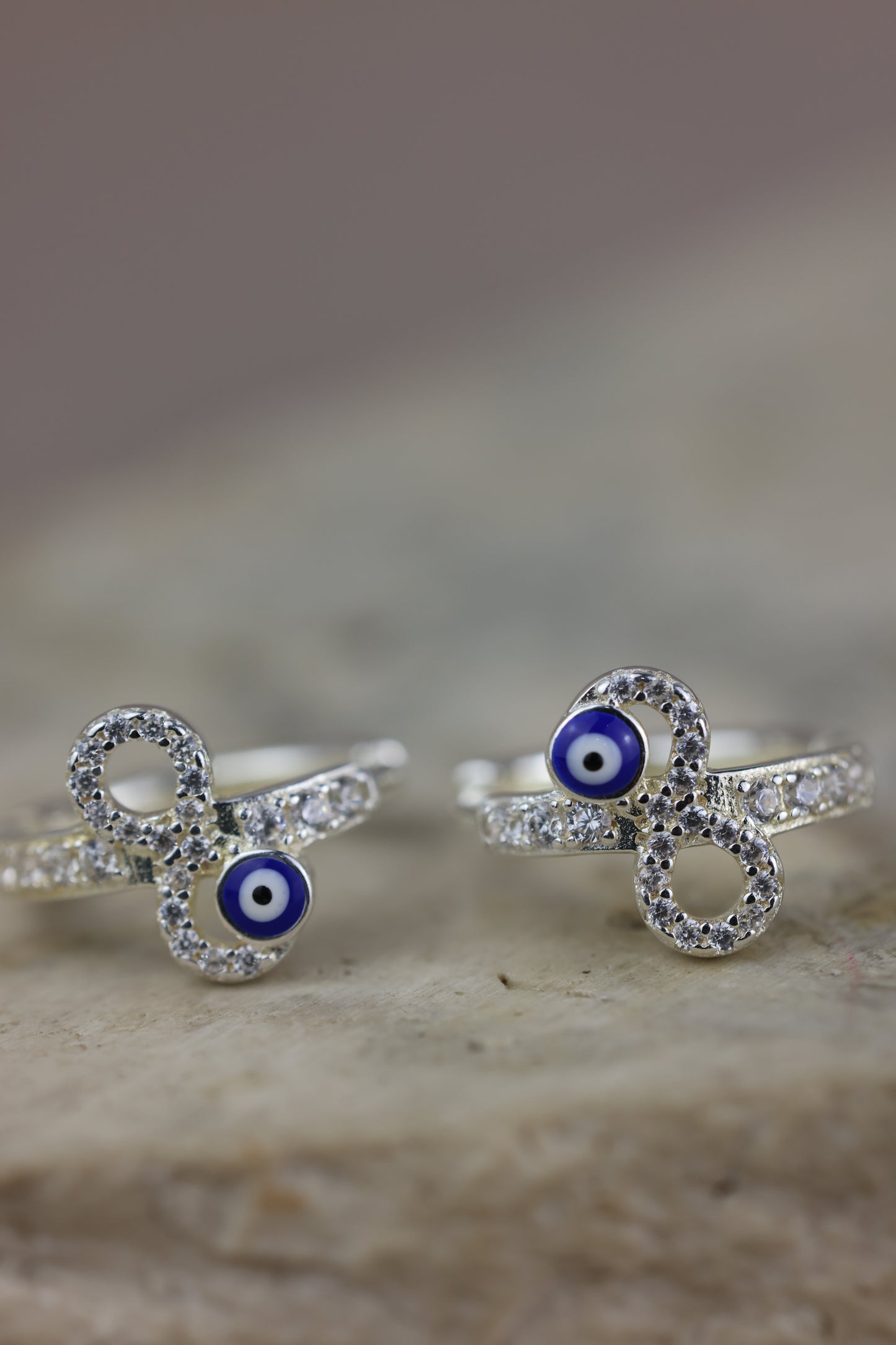 Argollas con diseño de infinito #182