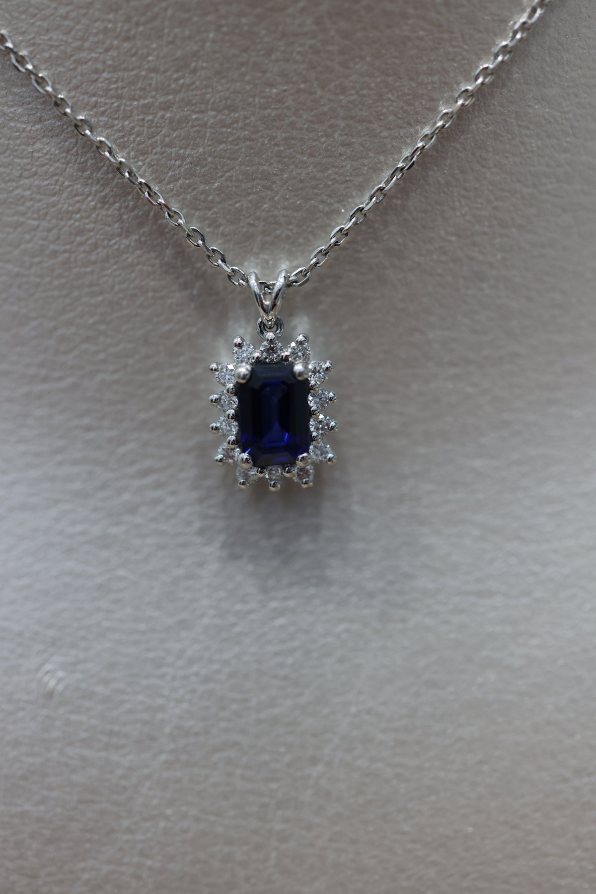 Sapphire and diamond pendant