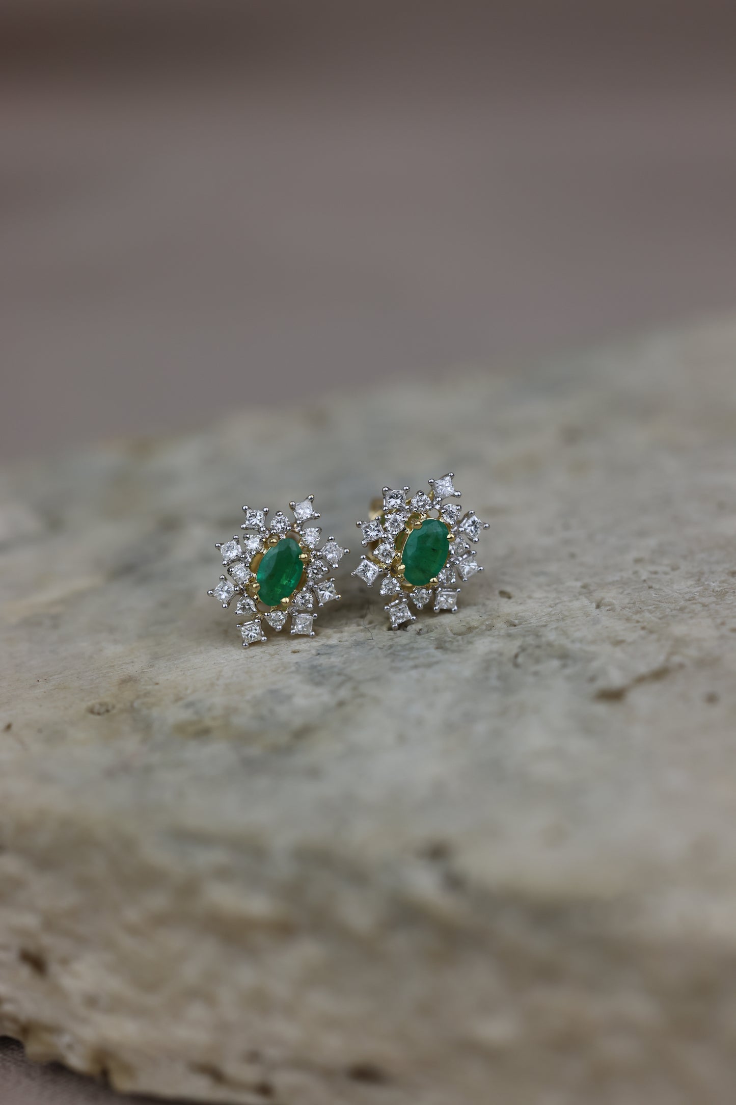 EMERALD EARRING (SNOW) O/A #15014